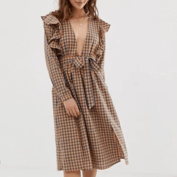 Glamorous Dresses & Skirts - GLAMOROUS Gingham Print Ruffle Midi Dress - Size 10 NWT